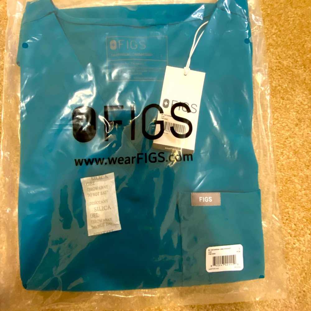 NWT Figs Pacific Blue Catarina One pocket scrub top L